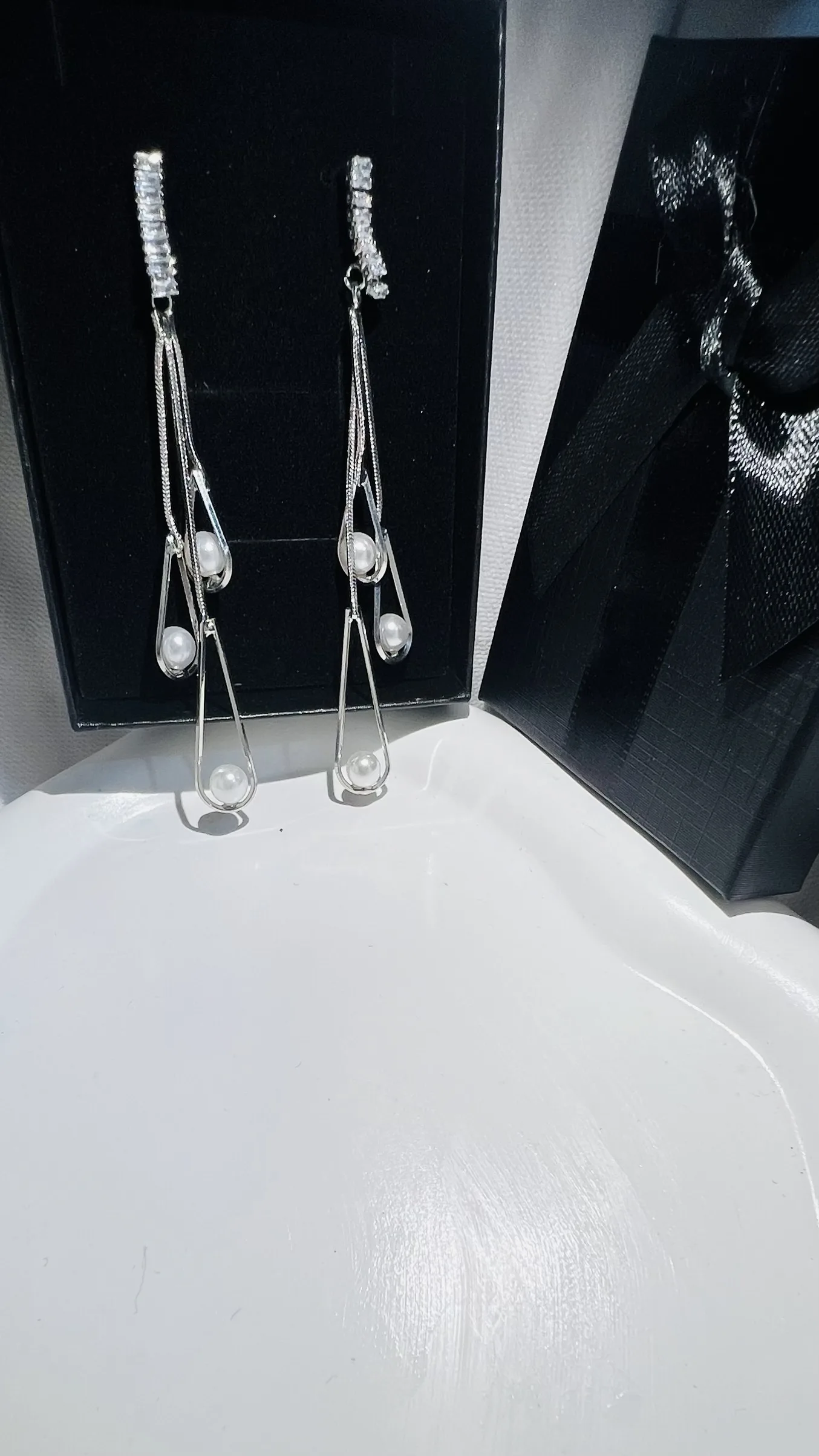 تراجي كرستال